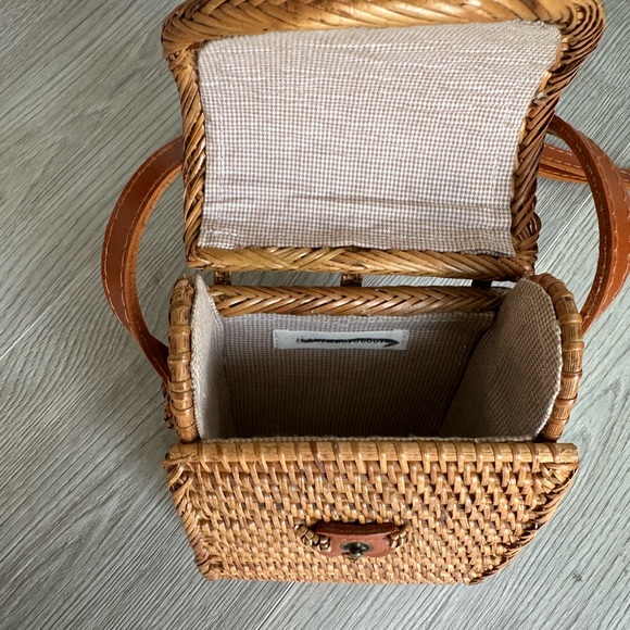 Bali Ata Grass Cellphone Crossbody Bag
By Anthropologie - Picture 7 of 9